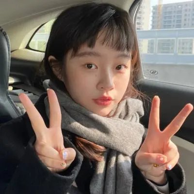 她来自胡志明市